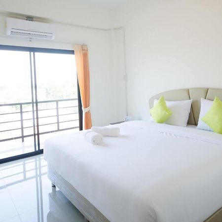 Sunee Boutique Hotel Uttaradit Exterior foto