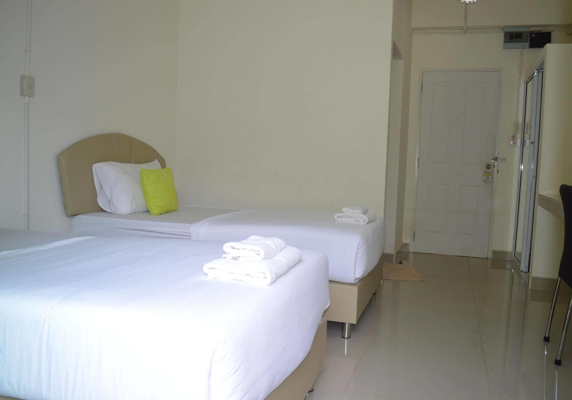 Sunee Boutique Hotel Uttaradit Exterior foto