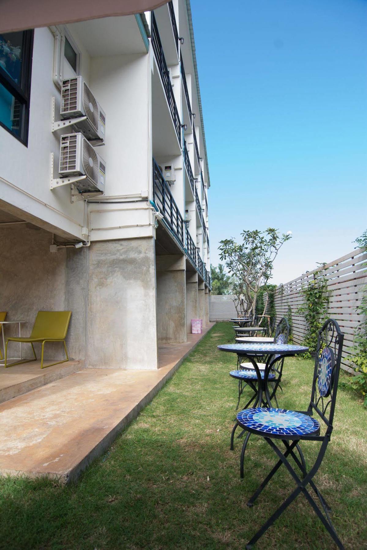 Sunee Boutique Hotel Uttaradit Exterior foto